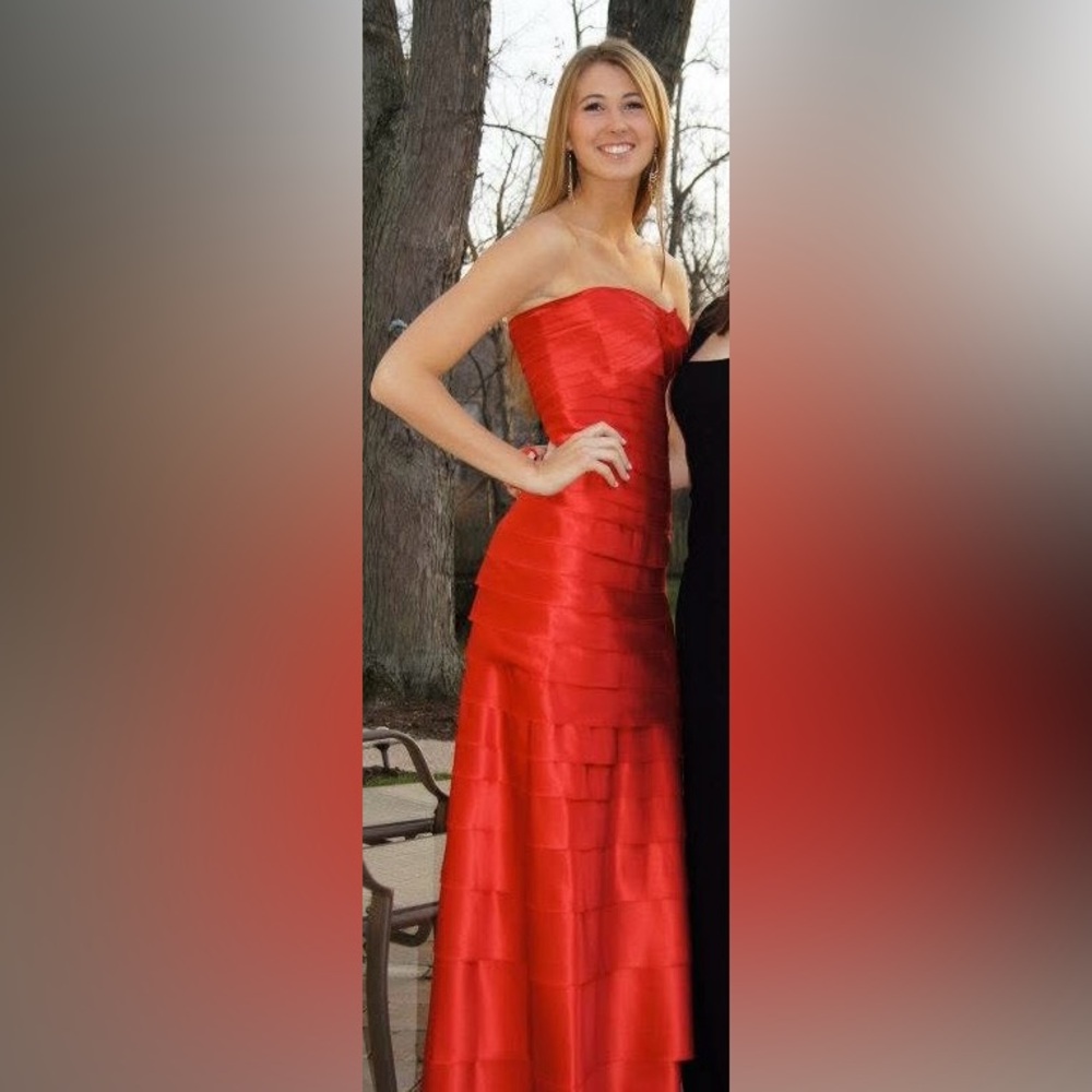 Red BCBG formal/prom dress Size 4